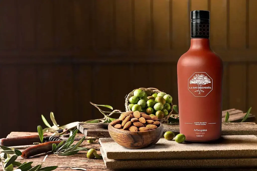 bodegón de Botella La Encomendiña y otros alimentos